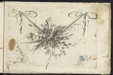 Feston aus Blumen, Trauben und Ähren