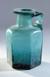 Hexagonale Flasche, 1.-2. Jahrhundert