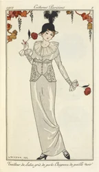 Tailleur de satin gris de perle, chapeau de paille noir