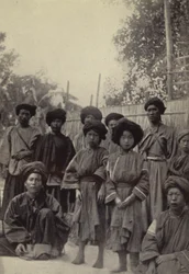 Burma: Eine Gruppe von Lihsaw-Männern und -Frauen