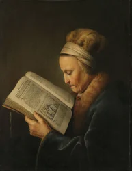 Alte Frau beim Lesen