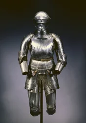 Geschlossener Helm und Teilrüstung im Maximilianstil, Nürnberg, ca. 1525