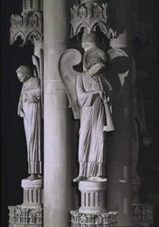 Der Engelspfeiler im südlichen Querschiff, ca. 1230