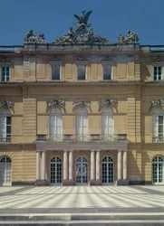 Der Marmorhof, entworfen von Georg Carl Heinrich von Dollmann (Foto)