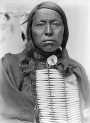Sioux-Häuptling Flying Hawk, ca. 1900