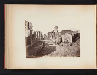 Ansicht der Strada di Salustio in Pompeji, Italien