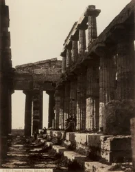 Ruinen des Tempels des Neptun in Paestum