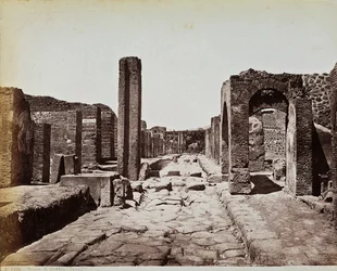 Strukturelle Ruinen entlang der Strada di Stabia, an der archäologischen Stätte von Pompeji