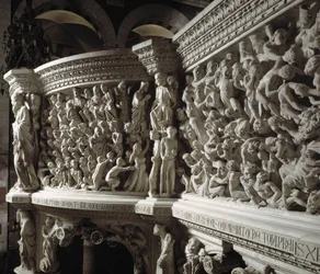 Detail des Stuhls von Giovanni Pisano (1248-1314): Christus Richter zwischen den Auserwählten und den Verdammten (Detail) 1302-1311 Kathedrale von Pisa, Italien