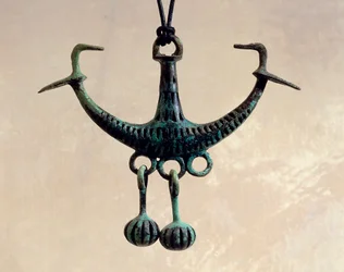 Ankerförmiger Anhänger, Schmuck aus Bronze, aus Axioupolis, Griechenland, griechische Zivilisation, 8.-7. Jahrhundert v. Chr.