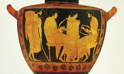 Rotfigurige Keramik, attische Hydria von Phintias, die eine Musikstunde darstellt