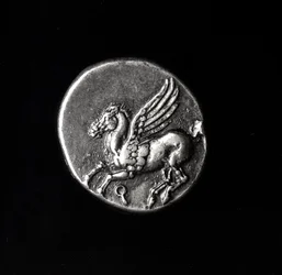 Rückseite einer Münze mit der Darstellung des Pegasus, aus Korinth, 700-300 v. Chr.