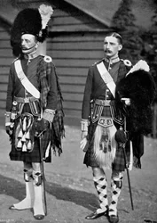 Ein Hauptmann und ein Unteroffizier der 93. Highlander, 1896