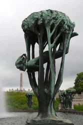 Mädchen in einem Baum, Skulptur im Frogner Park, Oslo, Norwegen