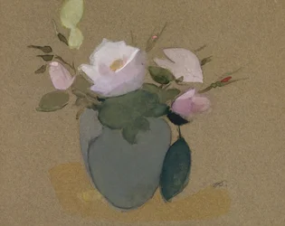 Rosen in einer blaugrünen Vase