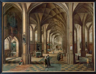 Innenraum einer Kirche, Küster zeigt Besuchern den Altar
