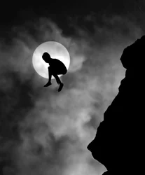 Junge springt über den Mond