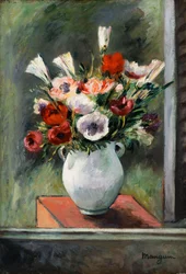 Anemonen in einer weißen Vase