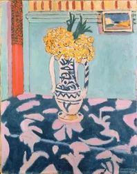 Schlüsselblumen auf blauem und rosa Stoff