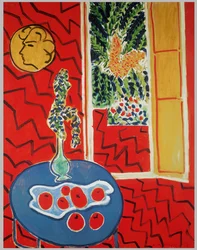 Rotes Interieur: Stillleben auf einem blauen Tisch