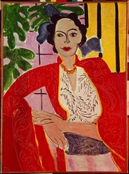 Frau mit Perlenkette