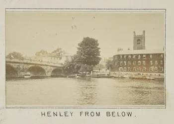 Henley von unten
