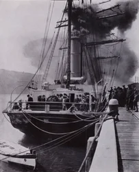 "Das kleine Schiff verließ Port Chalmers auf der letzten Etappe ihrer Reise"