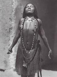 Afrika: Sudanese Bauchtänzerin
