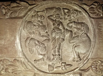 Relief, das den Traum von Maya darstellt, von einem buddhistischen Stupa aus Bharhut, Madhya Pradesh, Späte Maurya-Periode, Sunga-Dynastie (180-72 v. Chr.)