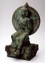 Europäischer sitzender Buddha, Bronze, Zentral-Java, 9. Jahrhundert