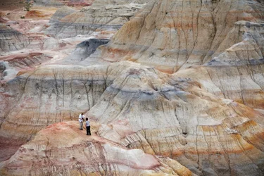 Gefärbte Felsen in der Nähe von Wu Cai Wan in der Wüste Gobi, Xinjiang, Westchina, 2007