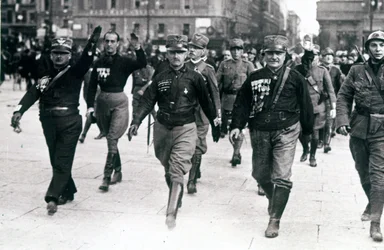 Schwarze Hemden marschieren auf Rom