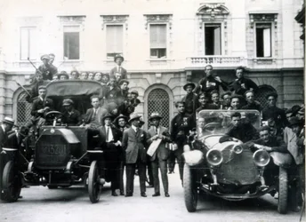 Mailand, 3. und 4. August 1922. Die Reaktion der Faschisten auf den Streik. Aktionsgruppen auf dem Scala-Platz.
