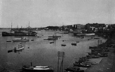 Taranto, Gesamtpanorama und kleiner See