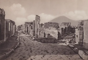 Via Consolare und Porta Di Ercolano, Konsularstraße, Tor von Herculaneum (s/w Foto)