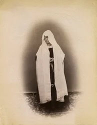 Frau in Witwentracht, Parre, Lombardei, Italien, Fotografie von Premiata Fotografia Taramelli, Bergamo