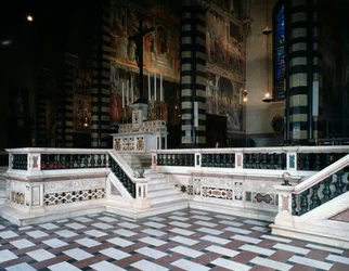 Innenansicht der Kathedrale Santo Stefano de Prato