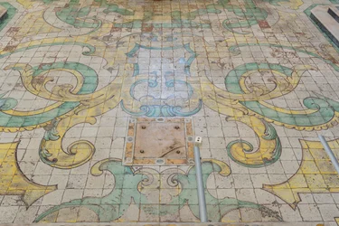 Majolika-Bodenfliesen