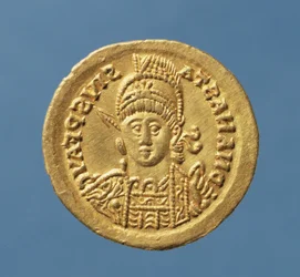 Solidus (Vorderseite) geprägt von Theoderich I. (AD 471-AD 526) Ostgotischer König von Italien, kopiert einen Solidus von Anastasius, byzantinischer Kaiser (AD 491-AD 518)