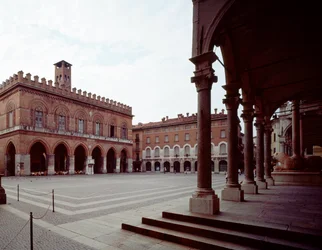 Ansicht des Hauptplatzes (Piazza del Comune)
