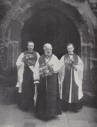 Verteilung des Maundy-Geldes, der Lord High Almoner und Klerus