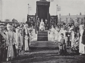 Knutsford Maifest, Krönung der Königin