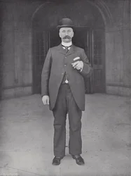 Herr Richard Bell