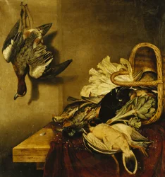 Ein umgestürzter Korb mit Geflügel, ein Hase, eine Artischocke und Salat auf einem mit rotem Tuch bedeckten Sims