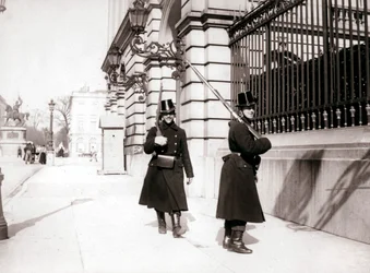 Wachen patrouillieren, Brüssel, 1898