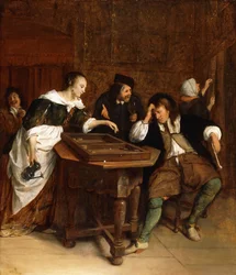 Vornehme Leute spielen Backgammon in einem Innenraum