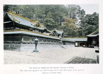 Das Kara-mon (Tor) und der Iyeyasu-Tempel in Nikko