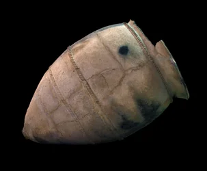 Japanische Kunst: Kastenkrug aus der Yayoi-Periode. 1. bis 3. Jahrhundert. Paris, Guimet Museum, Nationalmuseum für asiatische Kunst.