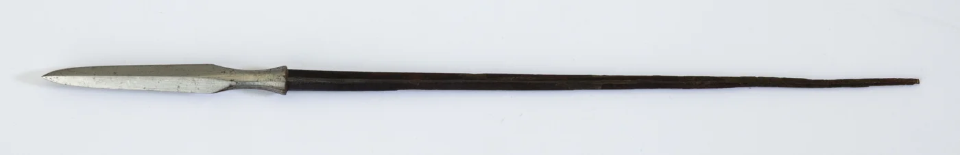 Yanone (Pfeilspitze) in Yanagi-Ha (Weidenblatt) Form