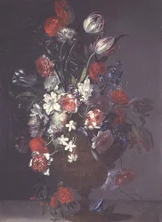 Tulpen, Rosen und andere Blumen in einer Vase auf einem Sims
